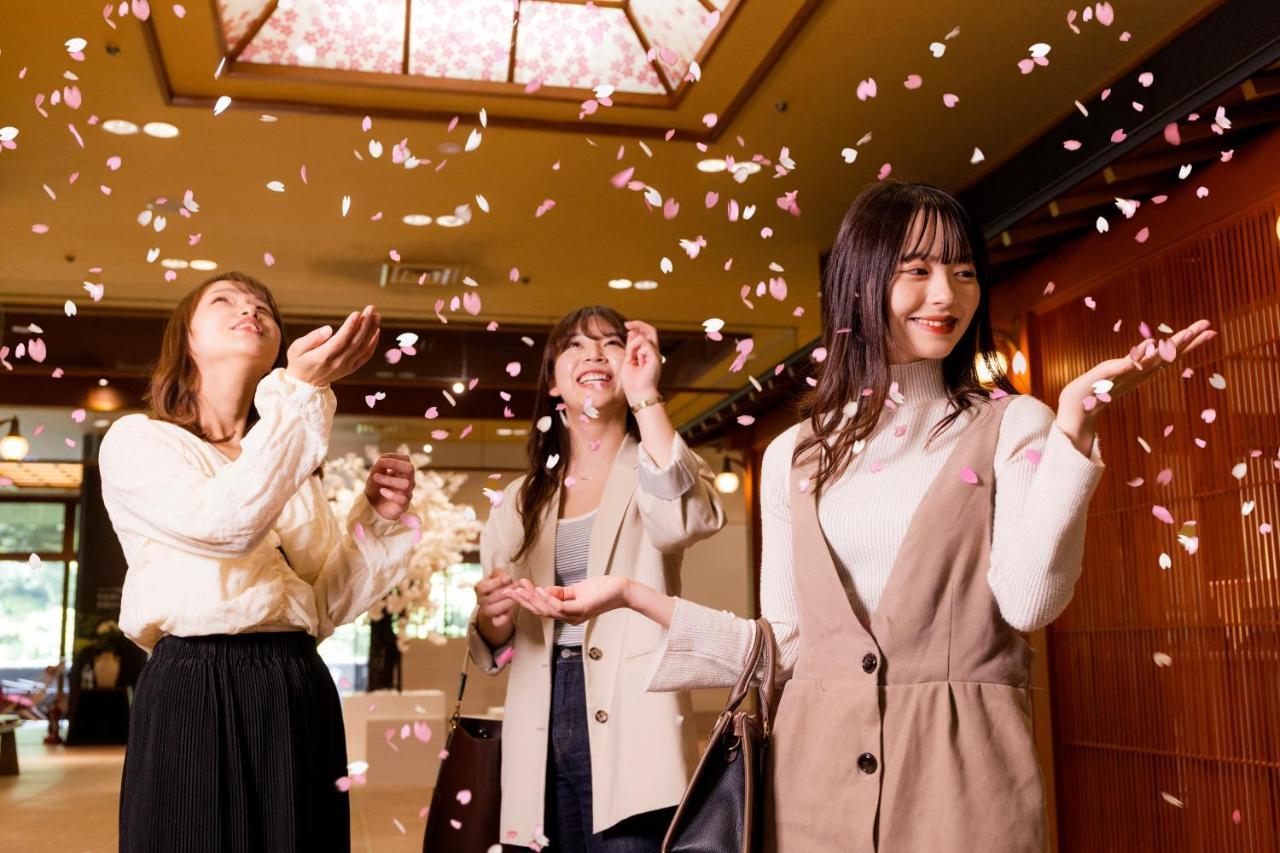 Yamanakaonsen Ohanami Kyubei Каґа Екстер'єр фото