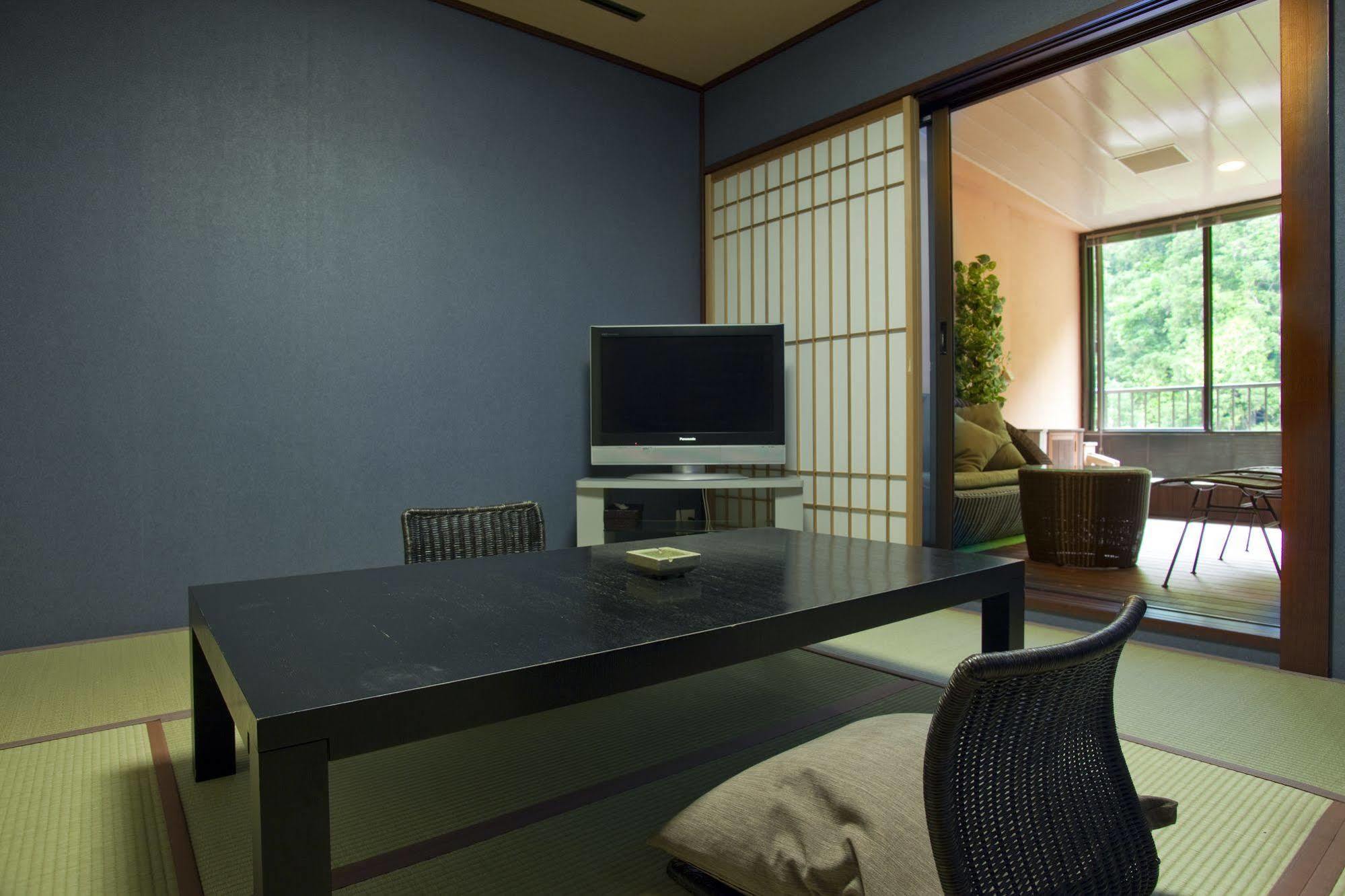 Yamanakaonsen Ohanami Kyubei Каґа Екстер'єр фото