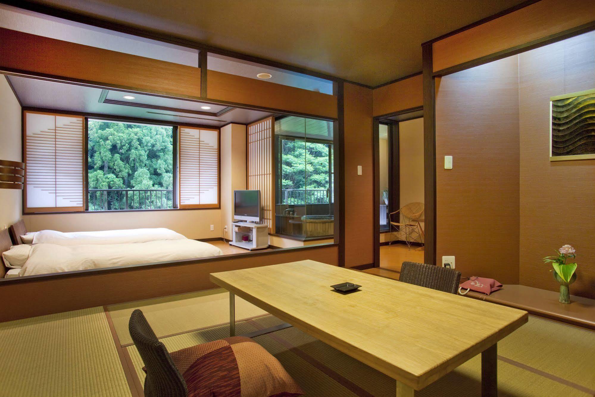 Yamanakaonsen Ohanami Kyubei Каґа Екстер'єр фото